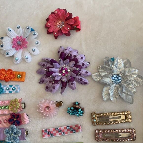 Lot of 40 barrettes many with Swarovski stones plus two headbands - Picture 6 of 12